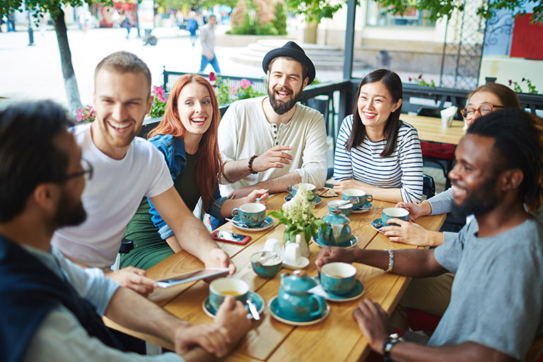 People at a cafe