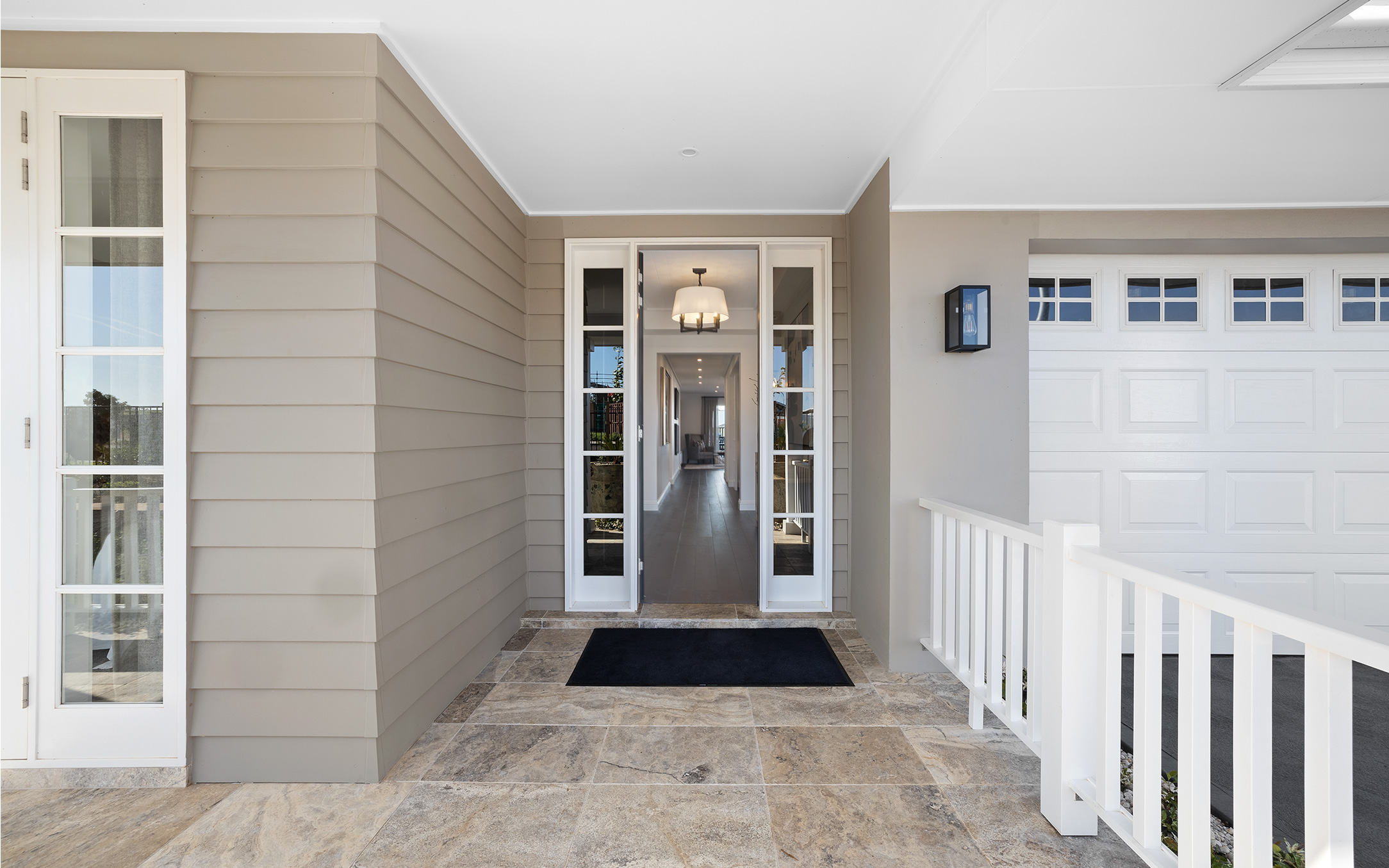 hamptons homes front doors        
        <figure class=