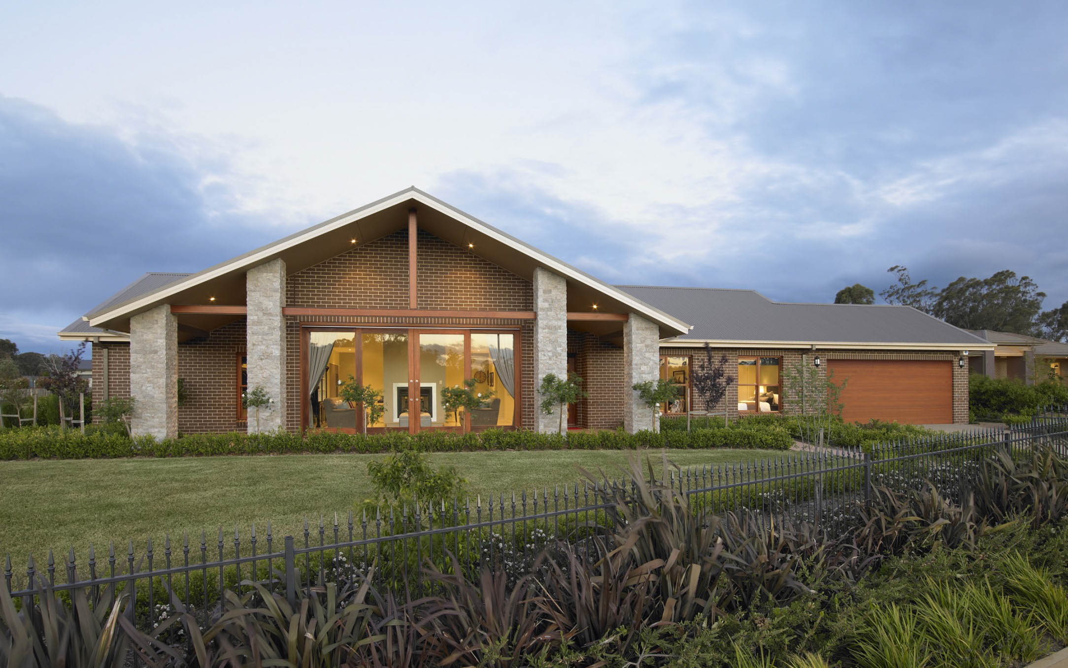 Yanderra  Home Design